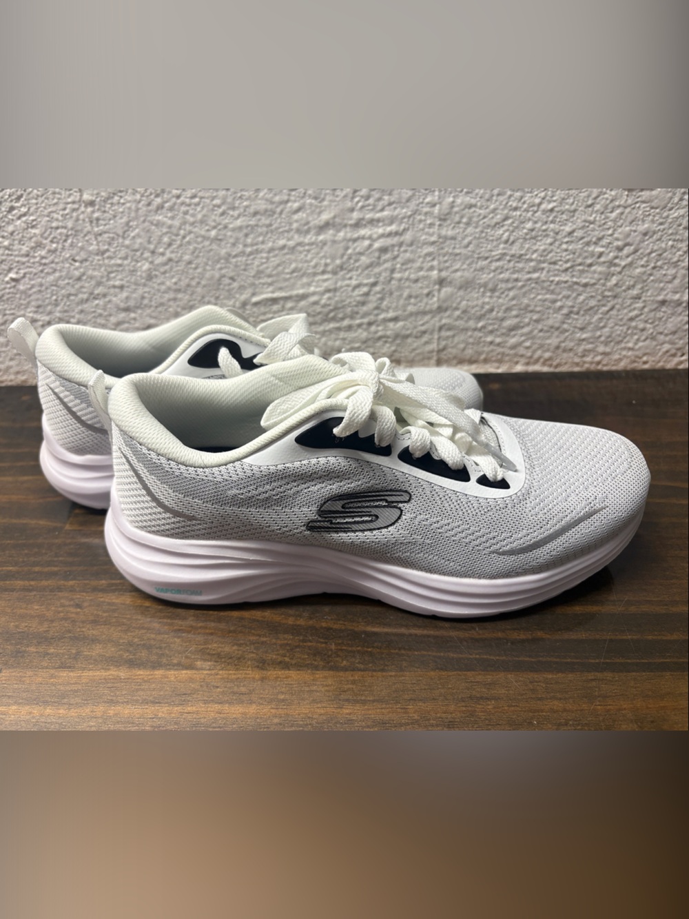 Skechers Women's White and Gray Athletic Walking Sneakers Vapor Foam